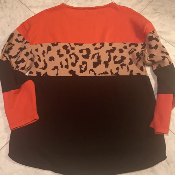 New Boutique-bought top - Picture 2 of 2